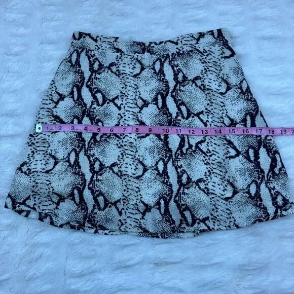 Tobi Snakeskin Mini Skirt - Picture 5 of 9